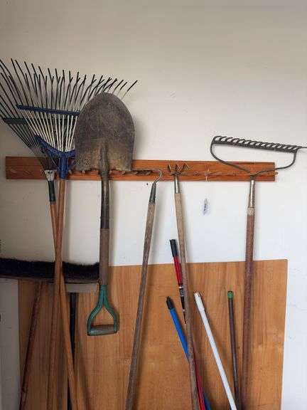 Rakes, hoe, rake, scratcher image