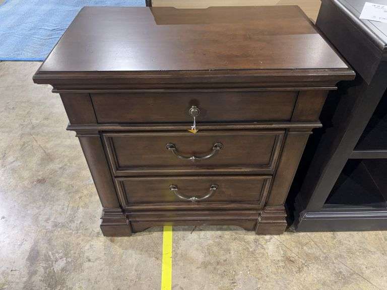 NIGHTSTAND W/CHARGING STATION - LIBERTY image