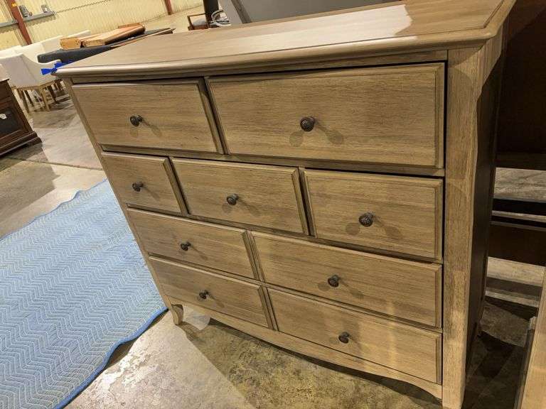 ASPENHOME 9 drawer dresser image