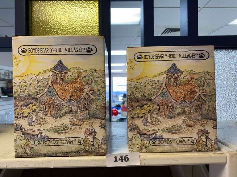 2 Boyd’s Town village pieces image