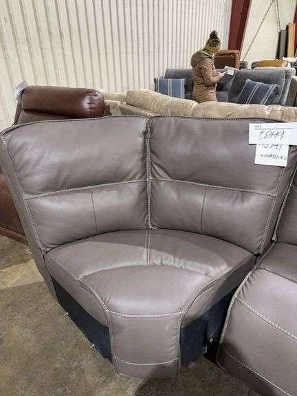 Corner sectional piece image