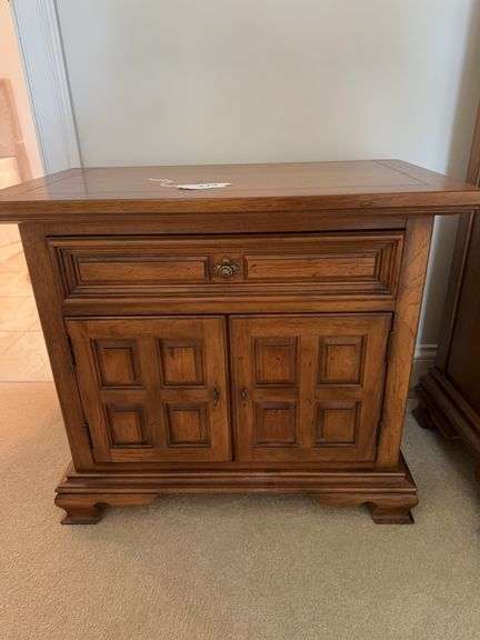 Thomasville Monterey  27” w x 16” d x 24” h 1 drawer  double door image