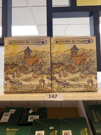 2 Boyd’s Town village pieces image