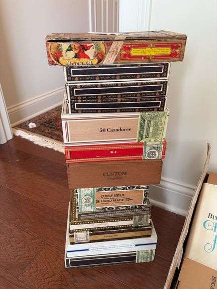 Cigar boxes image