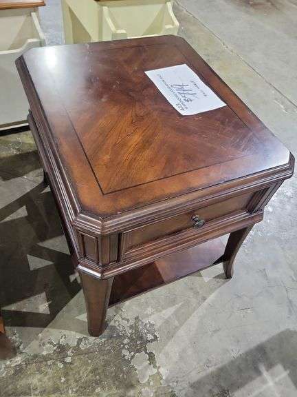 LIBERTY FURNITURE END TABLE  6916960 image