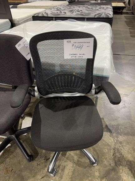 Castered swivel office chair image