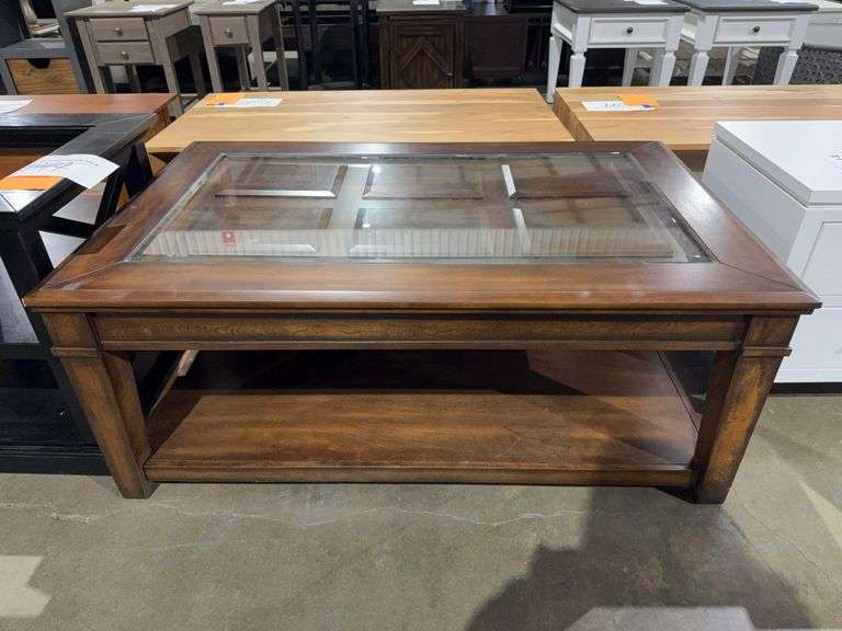 CASTERED COCKTAIL TABLE - JOFRAN,  INC. image