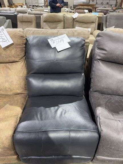 CHAIR ARMLESS - SOUTHERN MOTION image