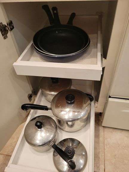 3 Skillets, 3 Pots, Lids image