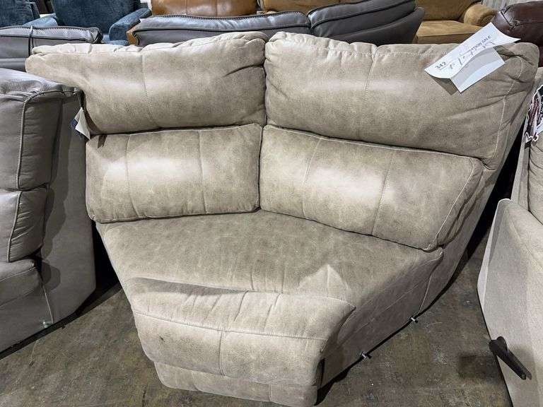 CORNER WEDGE - SOUTHERN MOTION image