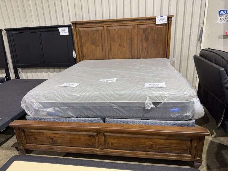 KING PANEL HEADBOARD, FOOTBOARD & RAILS - ASPEN HOME image