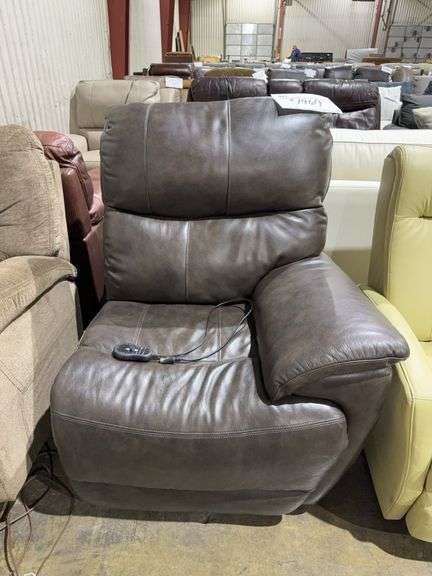 BROOKVILLE MOTION RAF CHAIR - BASSETT FURNITURE IND., INC image