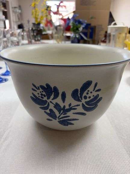 Pfaltzgraff large bowl image