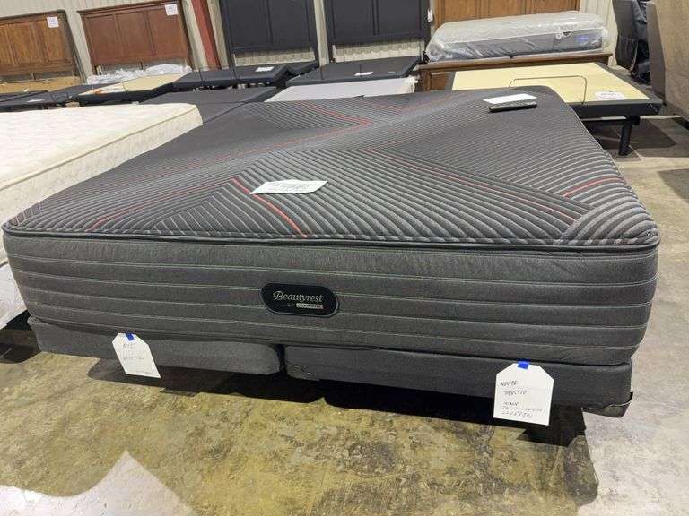 KING MATTRESS 700811495-1060 - SIMMONS Beatyrest King CX Class Mattress & Foundation image