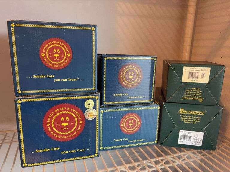 6 Boyd’s Bear sneaky cats & figures image