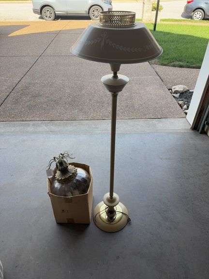 Floor lamp, hanging vintage lamp image