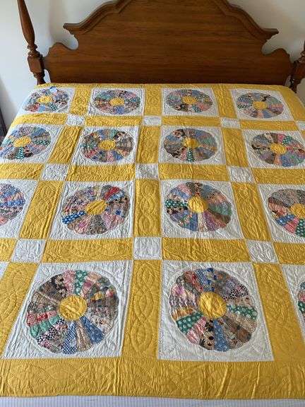 Vintage unused quilt 79” x 97”, “Dresden Plate” pattern image