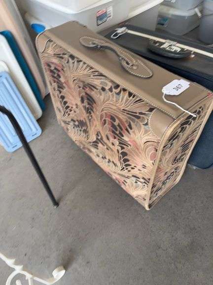 2 pc of luggage image