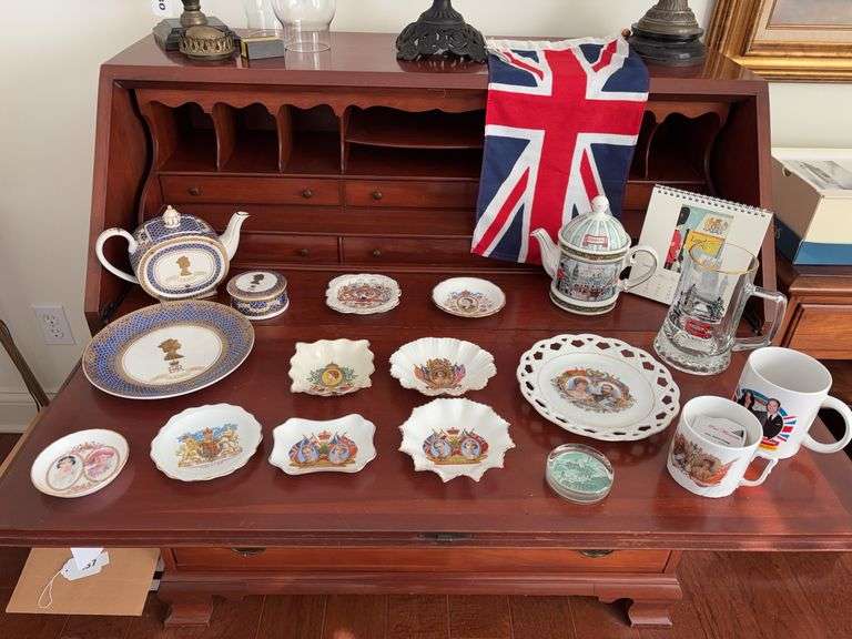 Multiple collector plates , etc from London and flag image