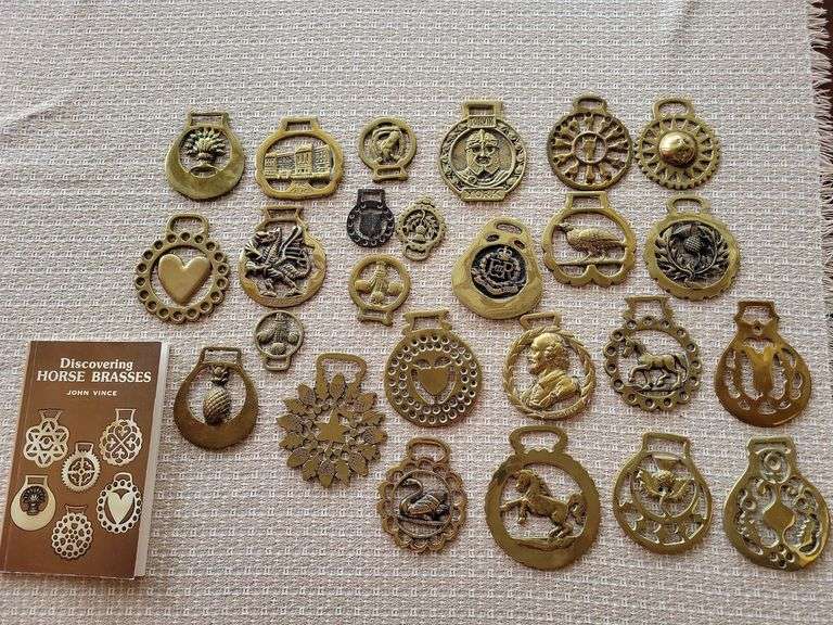 Vintage Horse Brasses 25 pieces, Paperback Book image
