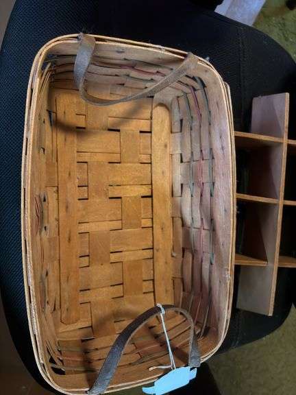 Old oil stained 1987 woven traditions cup/tumbler divider basket .