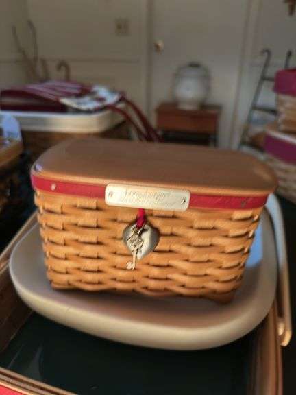 2 piece longaberger casserole with small hostess appreciation basket