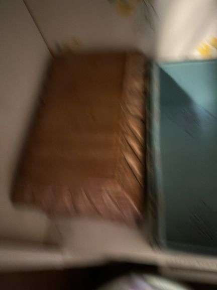 Shelf of old chamber pot and Stangl pottery, paperweight, glass cat, ceramic box