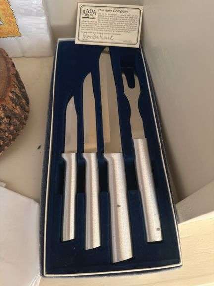 Rada carving set, nut bowl with nut crackers, 4 handkerchiefs, paper napkins
