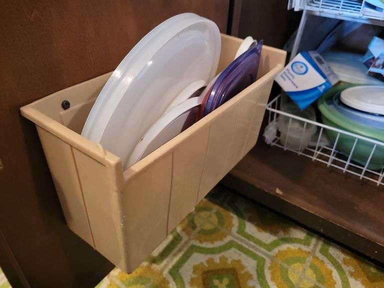 Plasticware