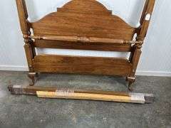 Beautiful 4 post Thomasville Queen size bed