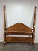 Beautiful 4 post Thomasville Queen size bed