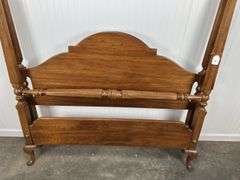 Beautiful 4 post Thomasville Queen size bed