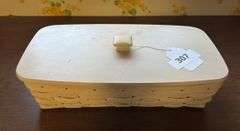 Longaberger White washed bread basket with lid, protector, botanical gardens liner dated 2002 and whitewashed address basket with no address cards . Does have liner and protector . Both baskets are dated 2002.