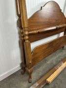 Beautiful 4 post Thomasville Queen size bed