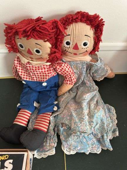Raggedy Ann and Andy dolls