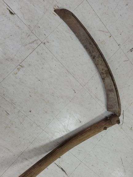 Antique mowing sythe