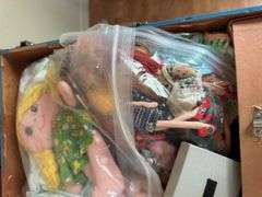 Vintage doll chest and contents, Romeo and Juliet dolls
