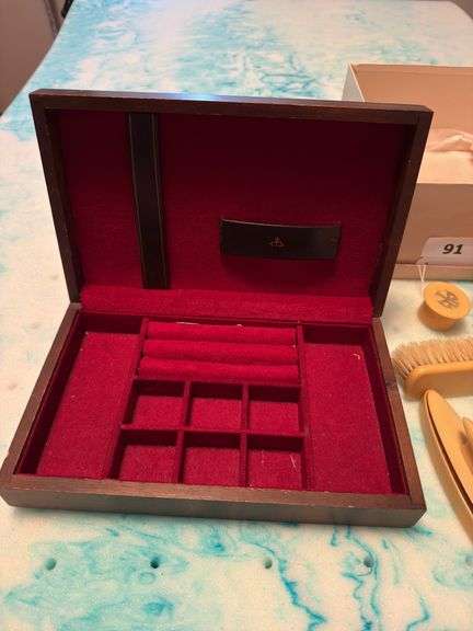 Jewelry box, vintage vanity set