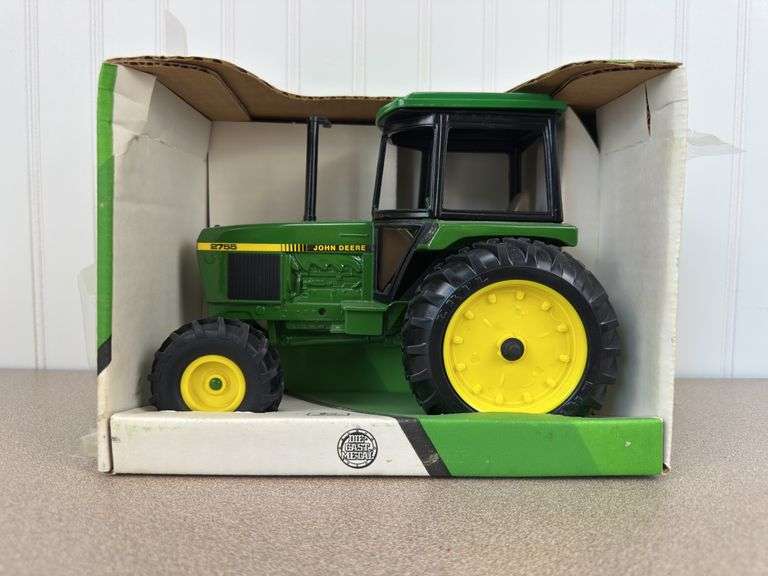 John Deere 2755 1/16 scale die cast collector tractor
