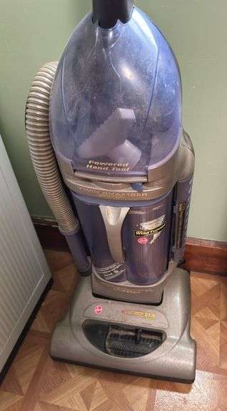 Hoover wind tunnel vacuum