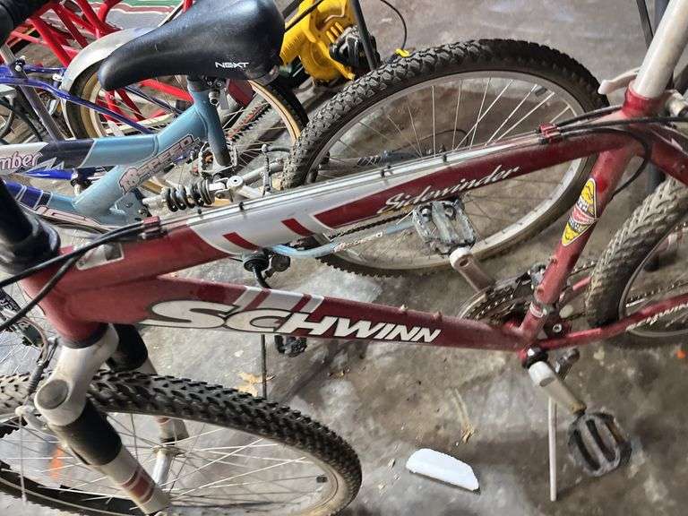 Schwinn sidewinder mountain bike. Pink/ purple bike parts
