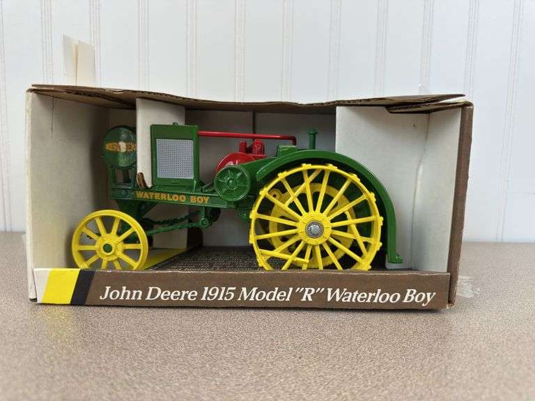 John Deere 1915 Model R Waterloo Boy 1-16” scale die cast tractor