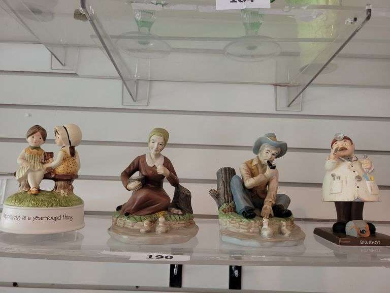 Figurines image
