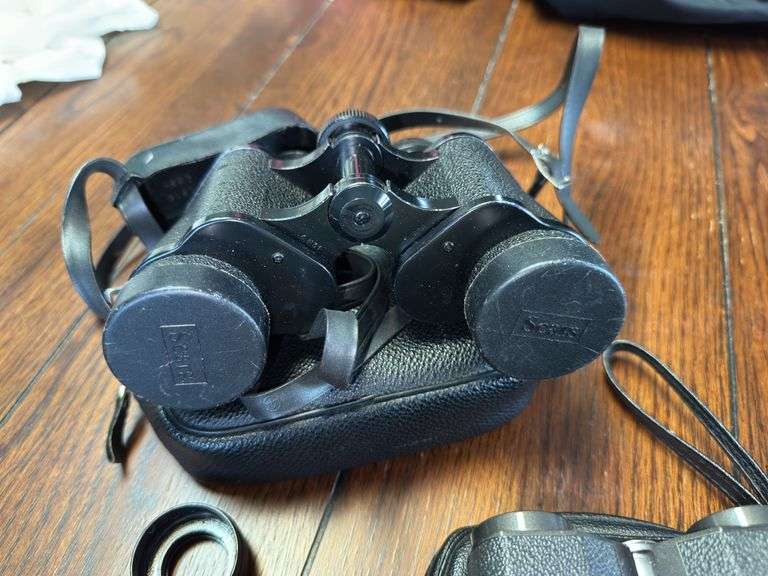 Binoculars, small binoculars