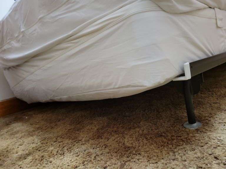 Full Bed Frame (Excluding Contents)