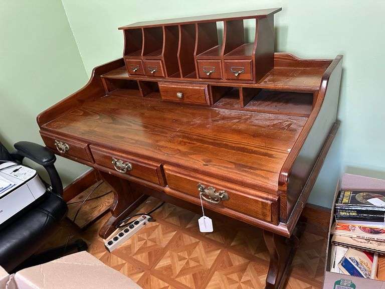 Double pedestal desk, sorter