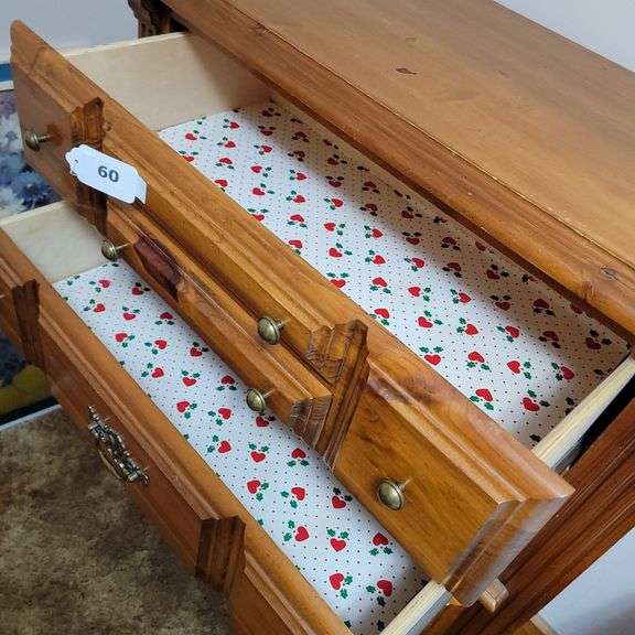 5-Drawer Dresser ( scratches)