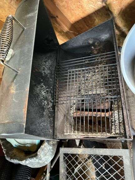 Masterbuilt charcoal smoker