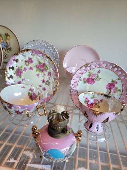 China Tea Cups and Saucers, Oil Lamp Base (Mt Rushmore) image