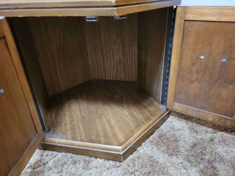 Side Table w/Cabinet 22 x 20 x 25